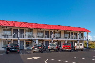 Econo Lodge Calhoun