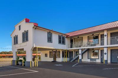 Econo Lodge Calhoun