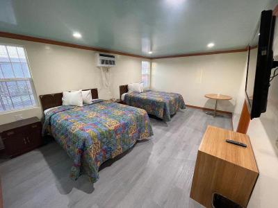 Hilltop Motor Inn