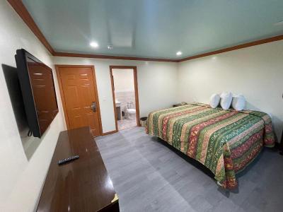 Hilltop Motor Inn