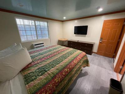 Hilltop Motor Inn