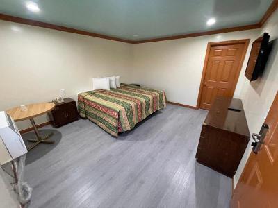 Hilltop Motor Inn