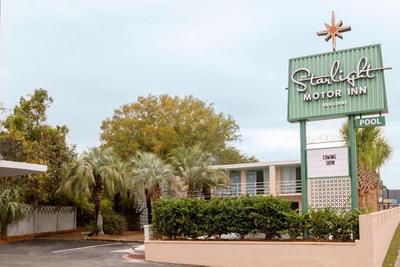 Starlight Motor Inn