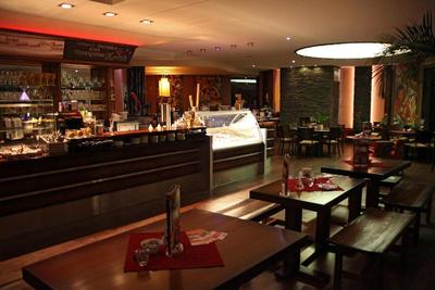 Moness Hotel Und Kaffeera Sterei
