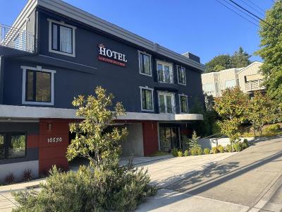 Lakeview Hotel