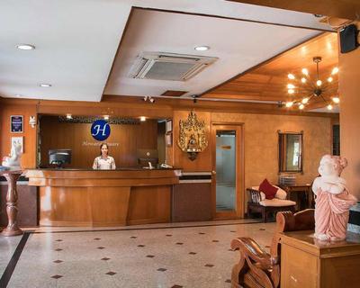 Howard Square Hotel