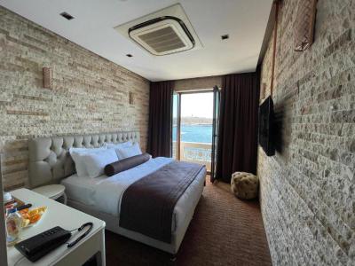 Weingart Seaside Hotel