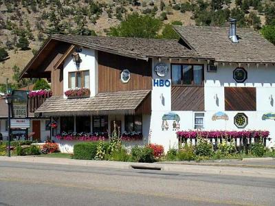 Starlight Lodge