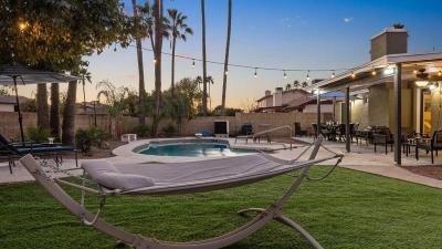 Modern And Stylish Remodeled 4 Bdrm W Htd Pool