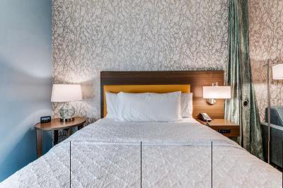 Home2 Suites By Hilton Dallas Medical District Lov
