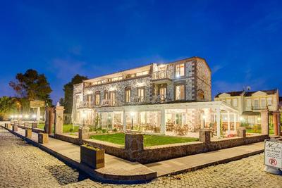 Navali̇a Otel