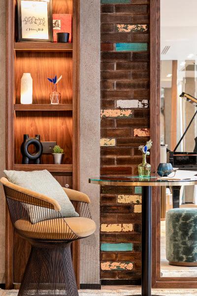 Le Card Hotel