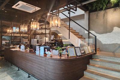 J Place Hotel by ZUZU