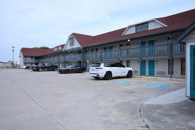 Rittiman Inn & Suites