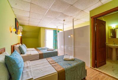 DE MARE FAMLY HOTEL