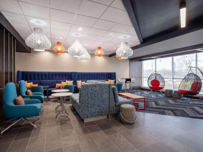Tru by Hilton Chesapeake Greenbrier