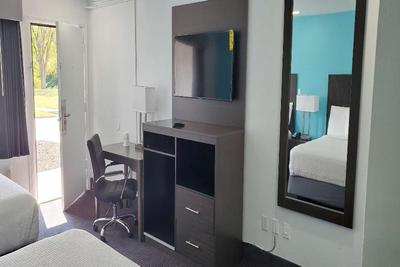 Travelodge By Wyndham Livonia - Detroit