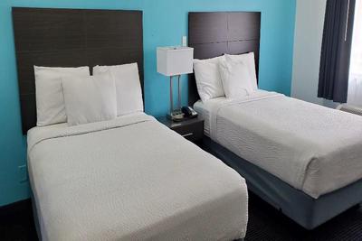 Travelodge By Wyndham Livonia - Detroit