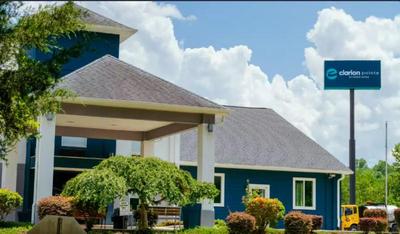 Clarion Pointe-Dillard near Blue Ridge Mountains