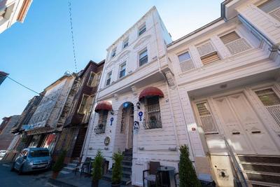 Solomon's Mansion Hotel