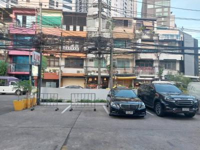 V Check Inn Sukhumvit 22