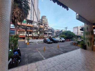 V Check Inn Sukhumvit 22