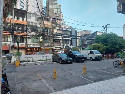 V Check Inn Sukhumvit 22