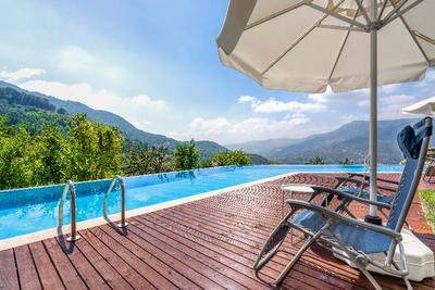 AVENA MOUNTAIN HOTEL