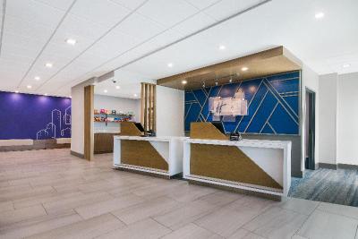Holiday Inn Express And Suites Springdale Fayettev
