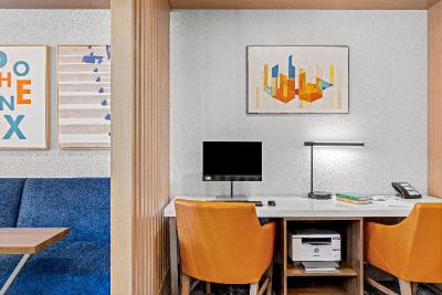 Holiday Inn Express And Suites Phoenix West Tolles