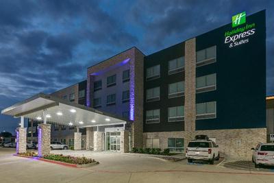 Holiday Inn Express & Suites Dallas Plano North
