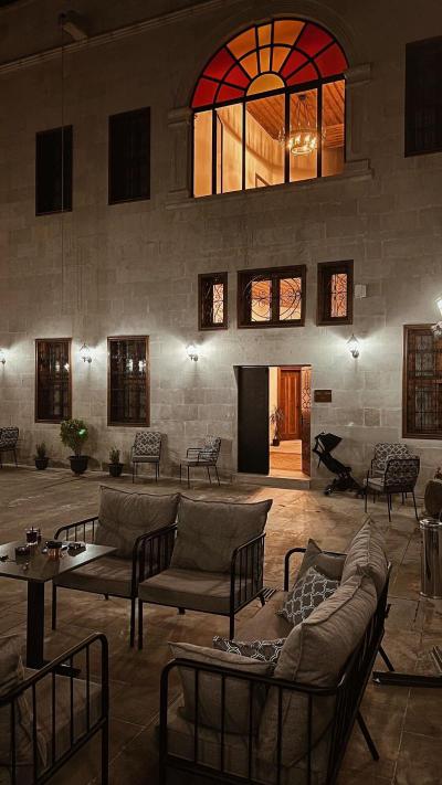 Four Mansions Hotel