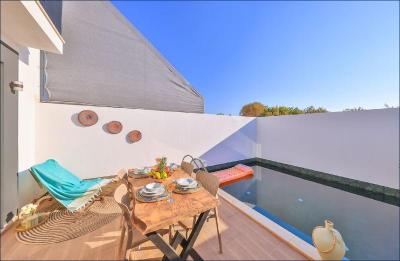 Villa Ay