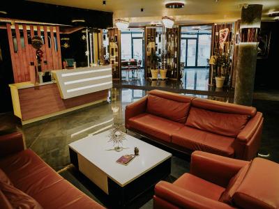 Midis Otel