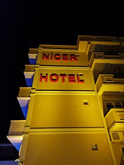 Nicer Hotel