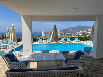 Marquis Blue Hotel