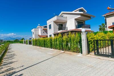 Paradise Town Villa Cordelia