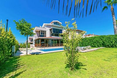 Paradise Town Villa Estella