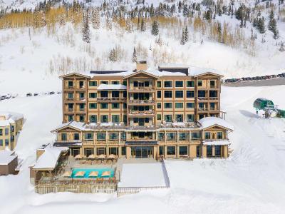 The Snowpine Lodge