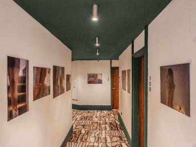 Marty Hotel Bordeaux, Tapestry Collection By Hilt