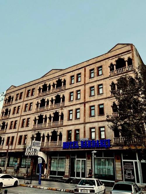 Taş Saray Bardakçı Oteli
