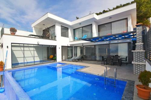 Villa Phantom