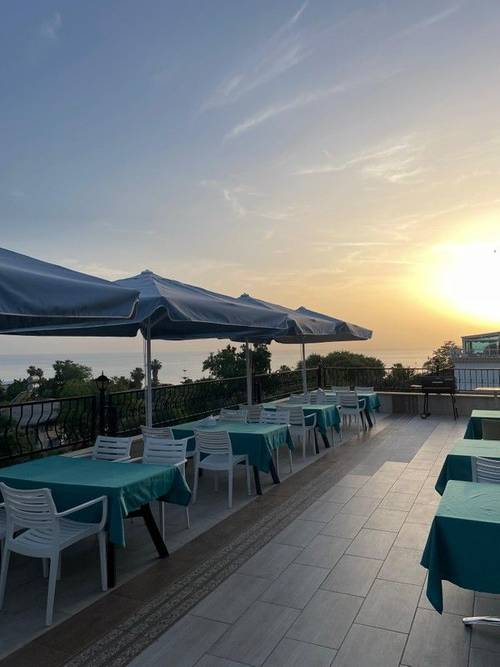 Beachway Hotel