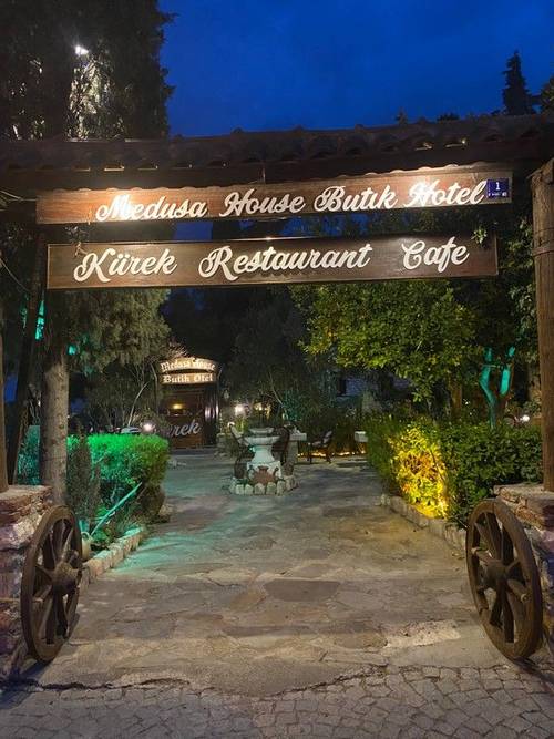 Medusa House