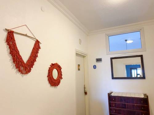 Lacivert Otel
