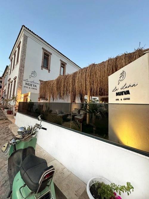La Luna Nueva Cunda