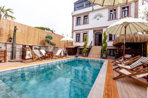 Parna Cunda Island