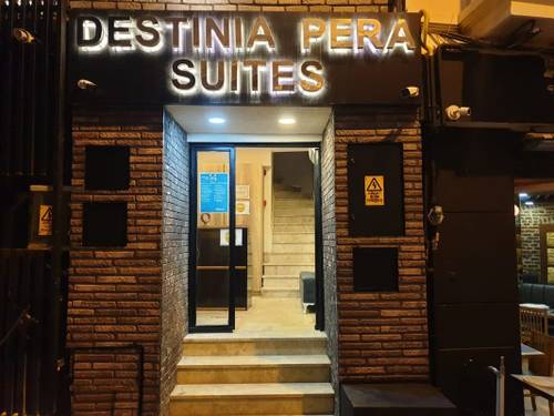 Destinia Pera Suites