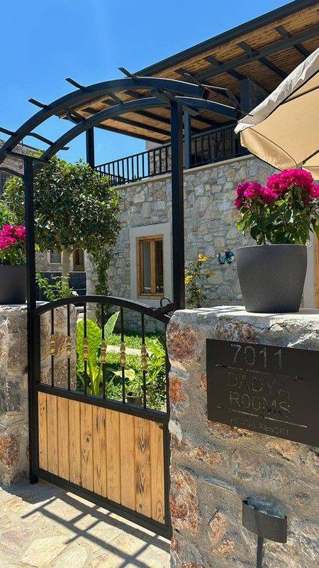 7011 Dadya Rooms