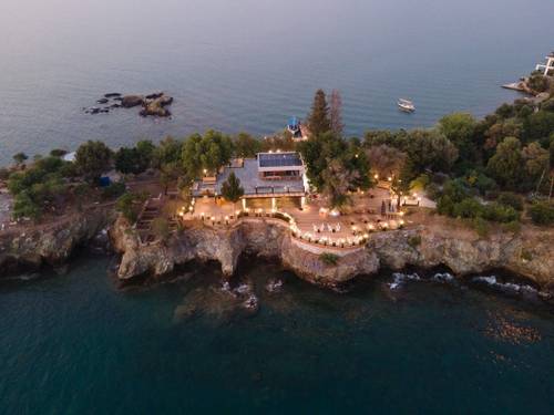 Icon Beach Suites Hotel